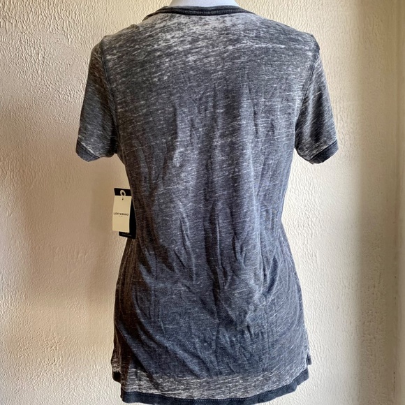 NWT Lucky Brand grey embroidered tiger floral short sleeve t-shirt Size Small - Picture 6 of 10